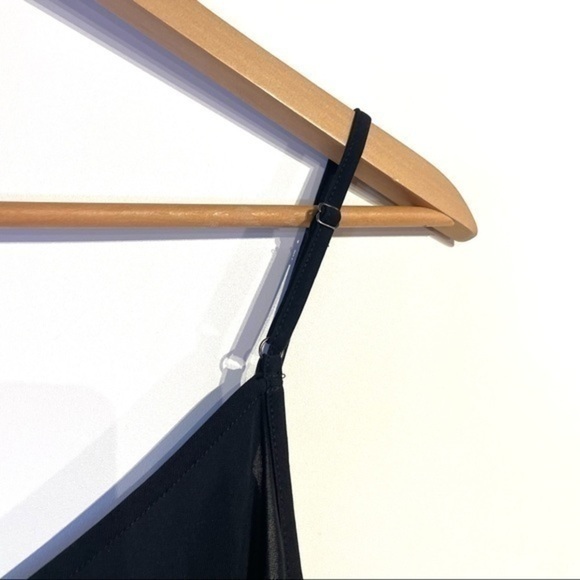 Francesca’s Black Cami Alya Black Twist Front Tank Top Small Spaghetti Strap NWT - Picture 6 of 11